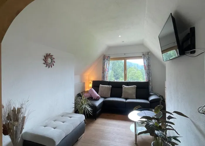 Julia * 阿德蒙特